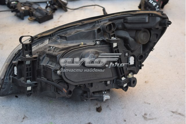 Купить 31383065 Volvo Фара основная правая