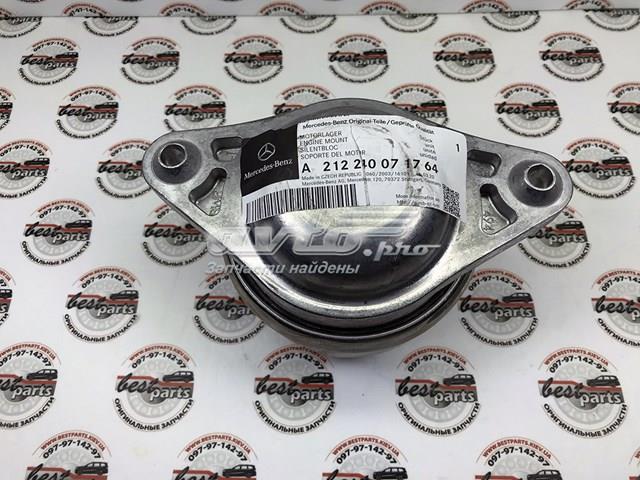 A212240071764 Mercedes Опора двигателя, левая/правая