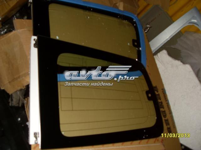 GS3735D318 XYG стекло кузова (багажного отсека правое)