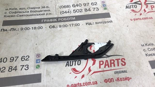 D10J50C11 Mazda Правая решетка переднего бампера