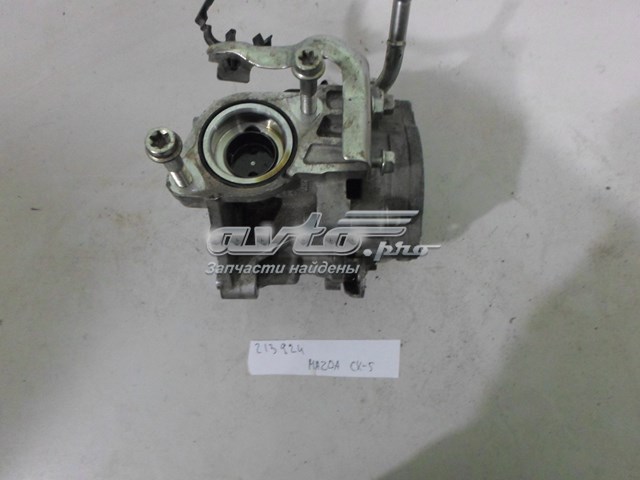 Купить PY0110190 Mazda Кронштейн топливного насоса ТНВД