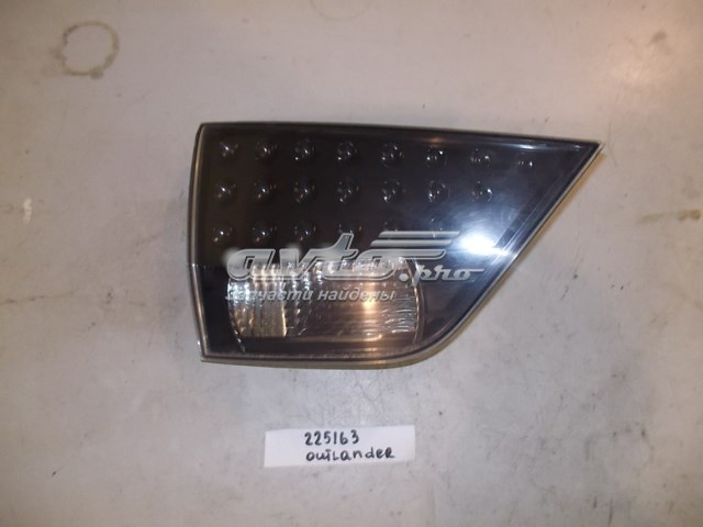 8331A065 Mitsubishi фонарь задний левый внутренний