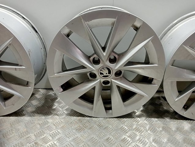 Диски на авто VAG 5E3601025