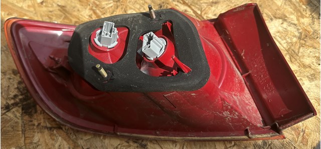 Купить BN8V51150F Mazda Фонарь задний правый, внешний