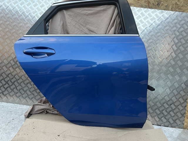 77004J7700 Hyundai/Kia Дверь задняя, правая