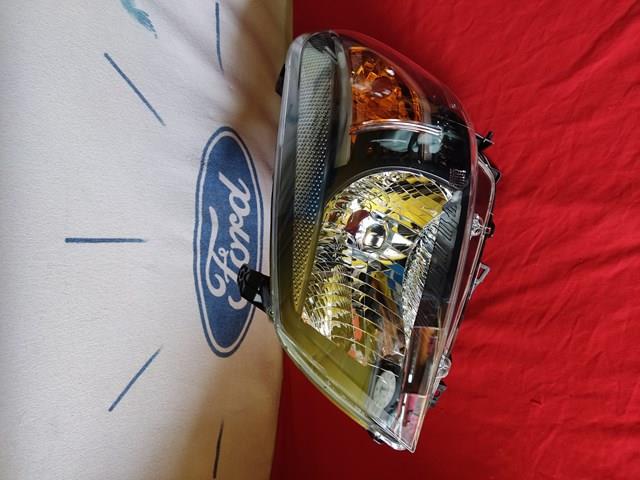 4986840 Ford Фара