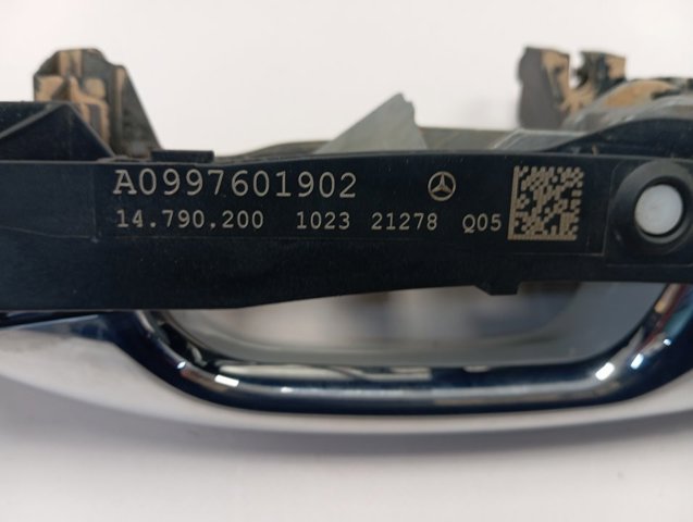 A0997601902 Mercedes Держатель наружной ручки двери передней левой