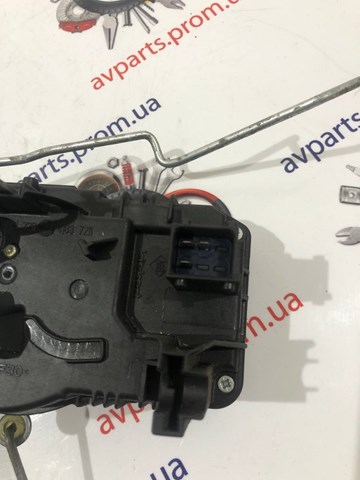 Замок двери задней левой распашной 905033916R Renault (RVI)