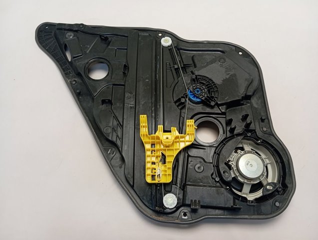 Купить 83460AT000 Hyundai/Kia Мотор стеклоподъемника двери задней правой