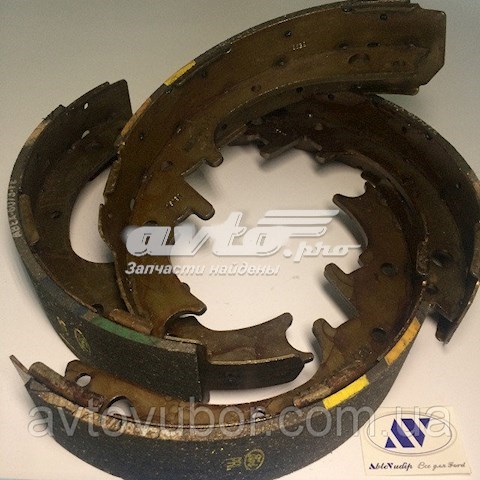 Колодки тормозные задние барабанные FORD 3893537