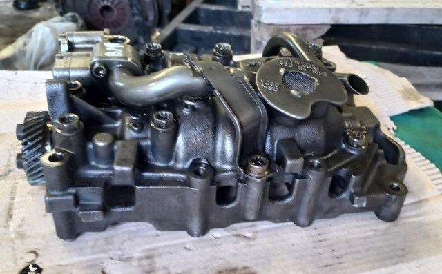 Масляный насос 03G103535B VAG