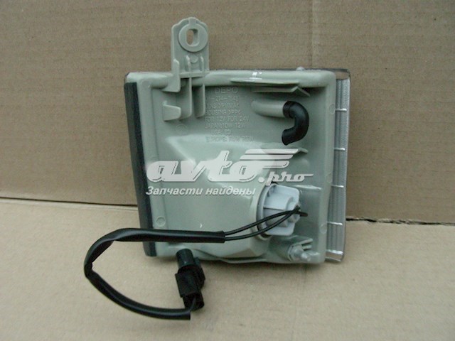 MC139767 Mitsubishi Габарит-указатель поворота, правый