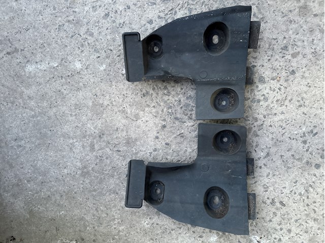 Faldilla guardabarro trasera derecha 788121573R RENAULT