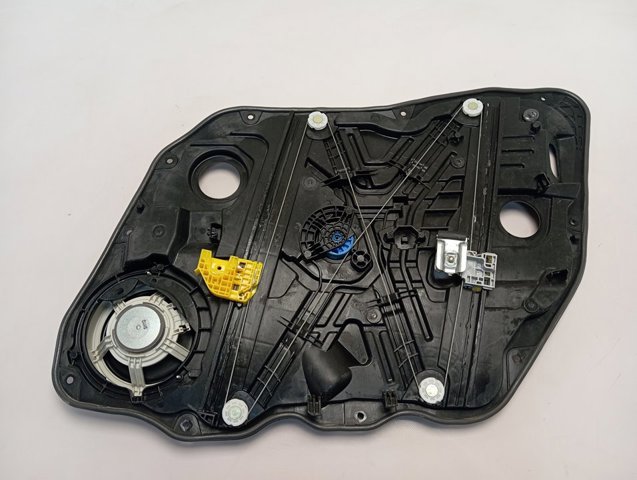Привод электростеклоподъемника передний Hyundai/Kia 82450AT100
