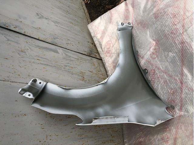 Pára-lama dianteiro esquerdo Toyota 53812K0070