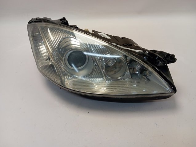 2218200861 Mercedes Фара передняя правая