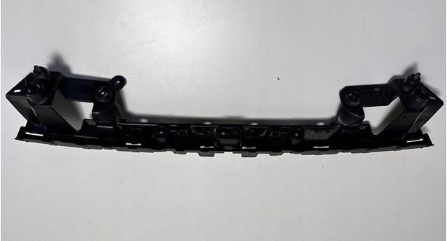 LR137682 Land Rover Кронштейн бампера заднего центральный