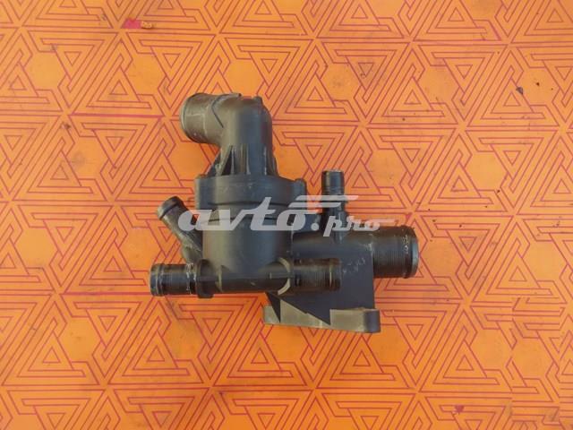 Caixa do termostato Renault (RVI) 110615482R
