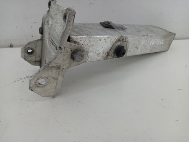  715887306 BMW