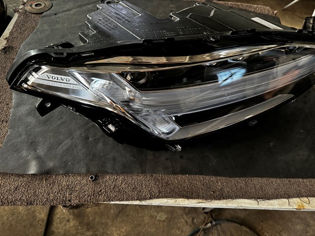 Купить 31655820 Volvo Фара основная правая