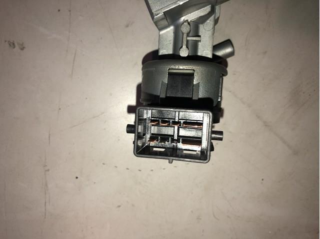 Замок зажигания 3M513F880AB Mazda
