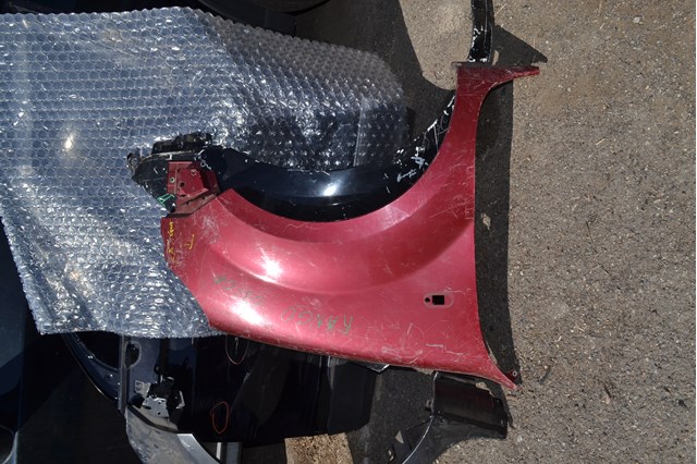 Правое крыло Renault (RVI) 7751718632