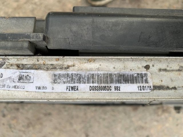Радиатор охлаждения Ford DG938005DC