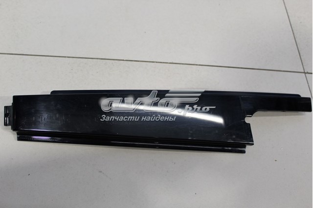 LR050772 Land Rover Накладка задней двери, левой, вертикальная