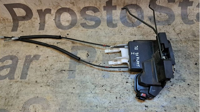 Замок передней левой двери Хендай Санта-Фе I