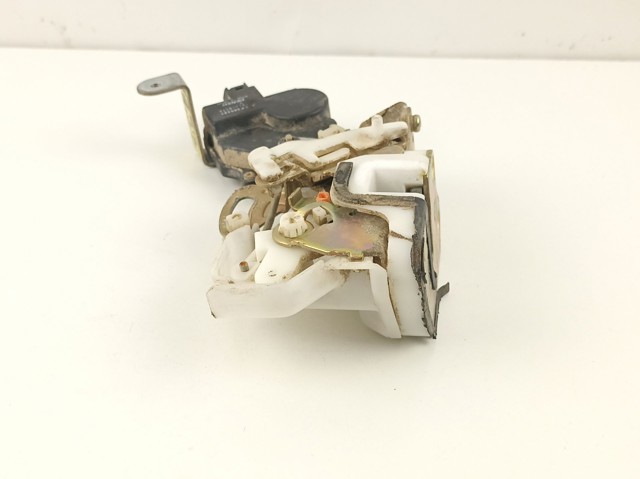 Замок задней левой двери Mitsubishi MR349287
