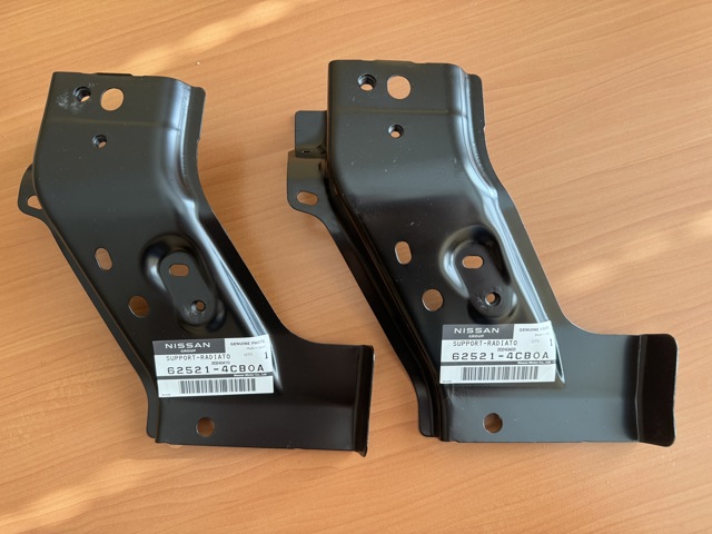 625214CB0A Nissan/Infiniti Кронштейн радиатора левый