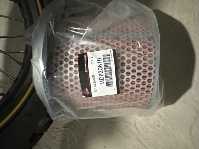 Filtro de aire coche MD620610 MITSUBISHI