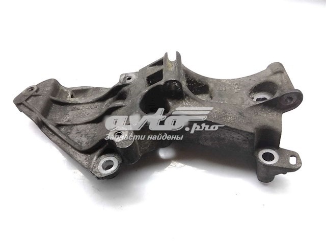 Купить 8200327134 Renault (RVI) Кронштейн генератора