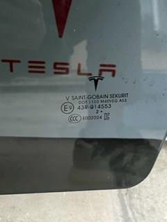 149550600B Tesla Стекло двери задней левой