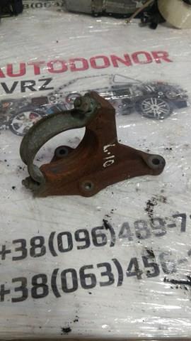 6S613K305AA Ford Опора подвесного подшипника передней полуоси
