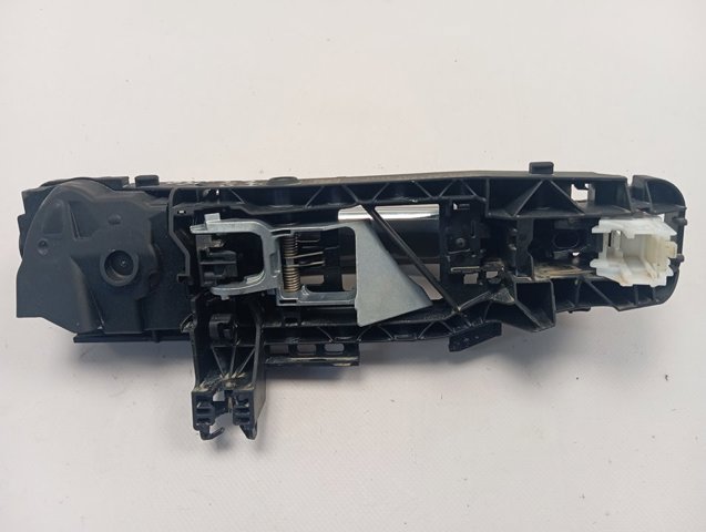 Держатель наружной ручки двери передней левой A0997601902 Mercedes