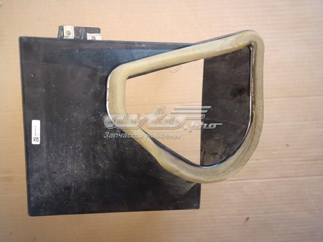 Правый дефлектор радиатора LR093758 Land Rover