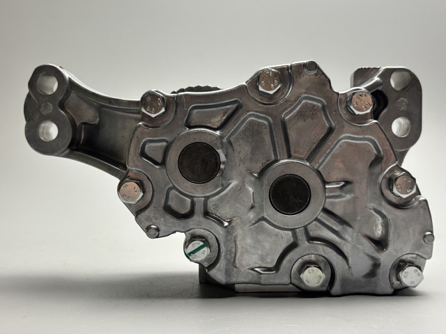 WL0114100C Mazda Масляный насос двигателя