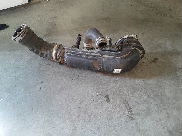 P1MZ9B659A Ford Патрубок воздушный, выход воздушного фильтра