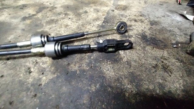  Cabo de mudança duplo Nissan X-Trail SUV (T30) (2001 - 2007) 