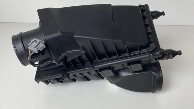 LR095546 Land Rover Корпус воздушного фильтра левый