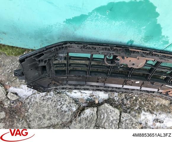 Решетка радиатора 4M8853651AL3FZ VAG