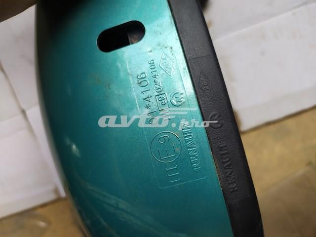 Правое боковое зеркало Renault (RVI) 8200253494