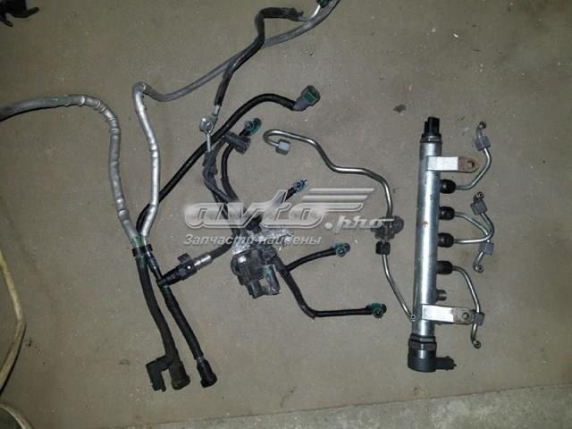 LR022334 Land Rover топливная рампа lr022334