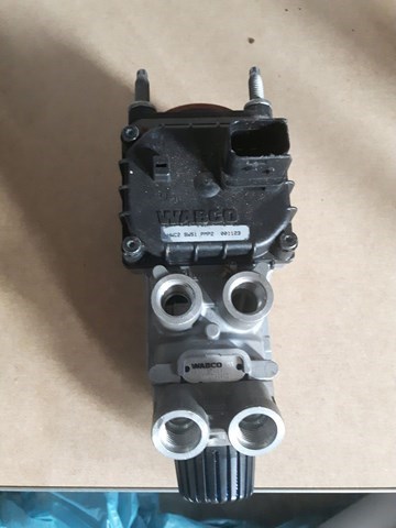 Купить 0044311506 Mercedes Кран тормозной, подпедальный (TRUCK)