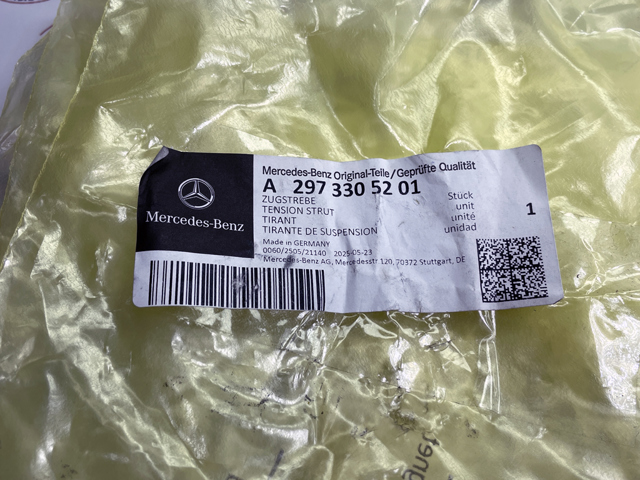 A2973303401 Mercedes Рычаг передней подвески нижний, правый