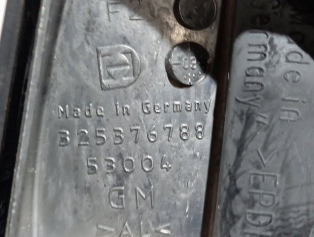 Правое зеркало 24462384 Opel