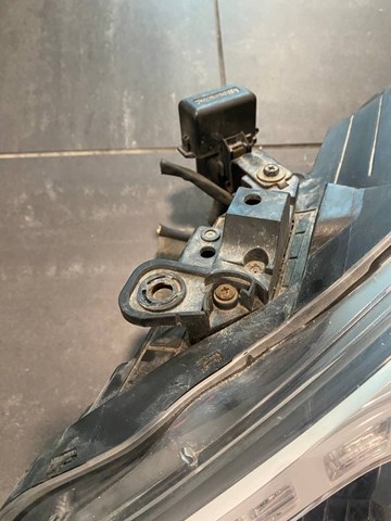 Левая фара 921013ZXXX Hyundai/Kia