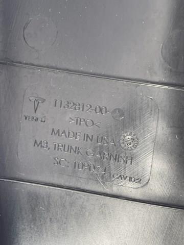 113281200A Tesla Пластик пятой двери