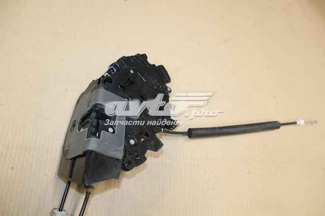 Замок передней пассажирской двери Land Rover LR064792